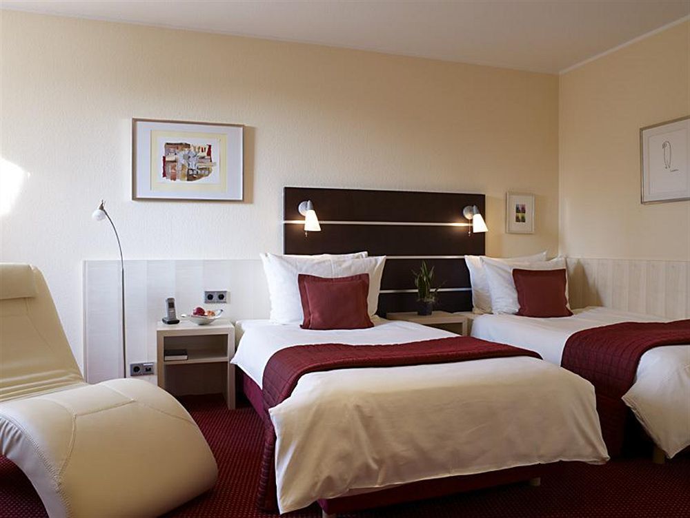 Hotel Uhu Garni Cologne Room photo